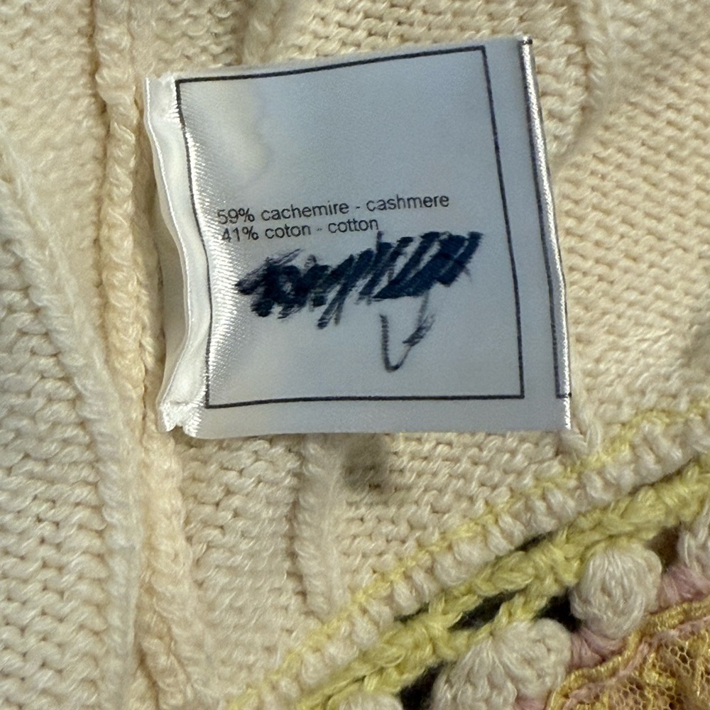 Authentic CHANEL Cream Cashmere Cardigan Sweater Size 38 - Picture 16 of 16